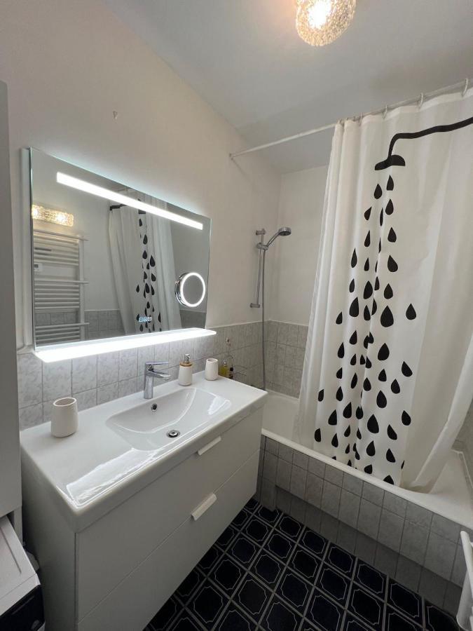 Seafront - Beautiful Flat With Aircon And Comfortable Loggia Vallauris Exterior foto